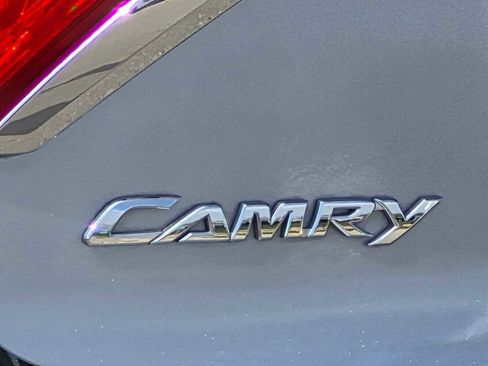Used 2017 Toyota Camry LE FWD image 15