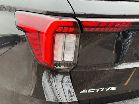 Used 2026 Ford Explorer Active w/ Active Comfort Package AWD/4WD image 8