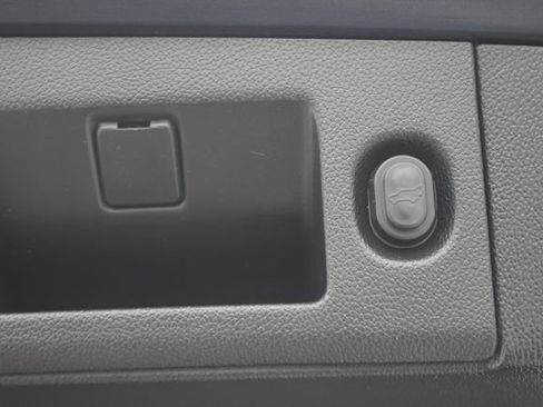 Used 2019 Cadillac Escalade Luxury image 30