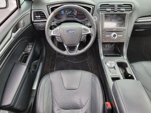 Used 2018 Ford Fusion Titanium image 23