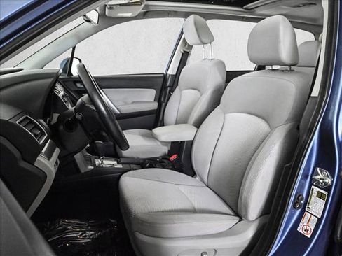 Used 2016 Subaru Forester 2.5i Premium w/ All-Weather Package AWD/4WD image 17