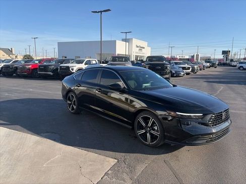 Used 2024 Honda Accord Sport image 3