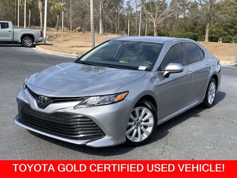 Certified 2020 Toyota Camry LE image 1