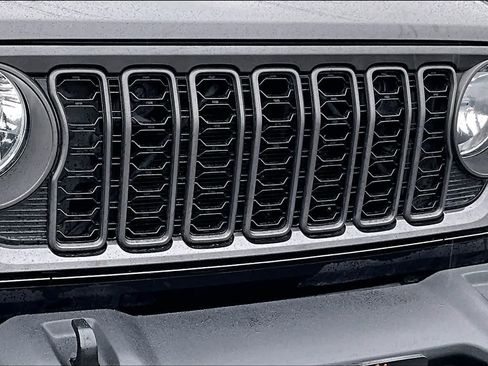 Used 2024 Jeep Wrangler Unlimited Sport AWD/4WD image 33