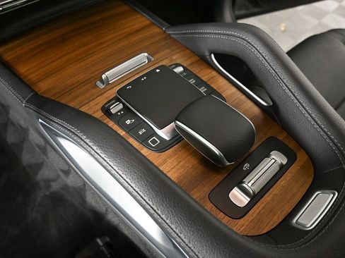 Certified 2025 Mercedes-Benz GLS 450 4MATIC image 15