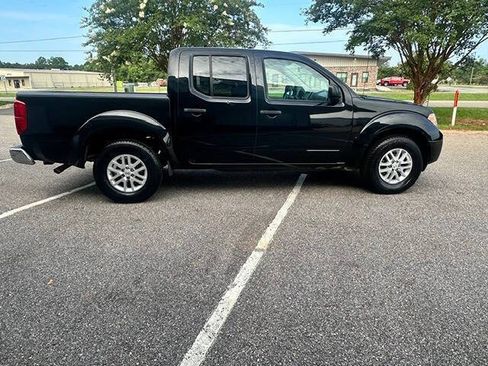 Used 2019 Nissan Frontier SV RWD image 7