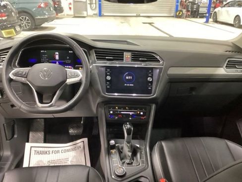 Certified 2022 Volkswagen Tiguan SE image 8