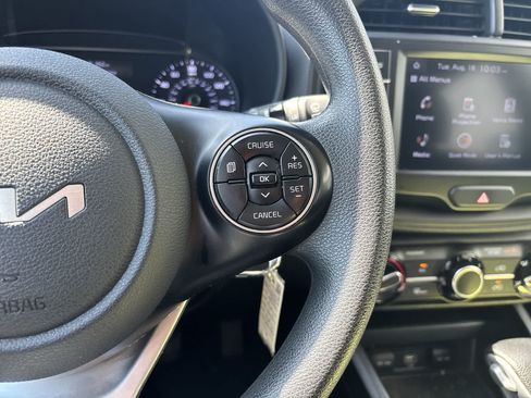 Used 2022 Kia Soul LX w/ Technology Package FWD image 10