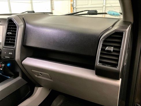 Used 2018 Ford F150 XLT w/ Equipment Group 302A Luxury AWD/4WD image 15
