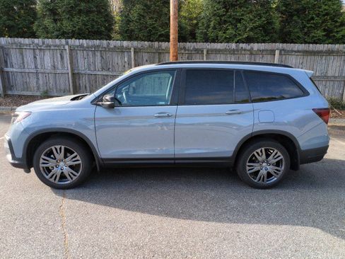 Certified 2022 Honda Pilot Sport image 3