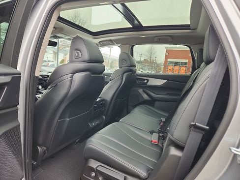 Used 2023 Acura MDX image 11