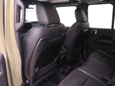 Used 2025 Jeep Gladiator Rubicon w/ Safety Group image 11