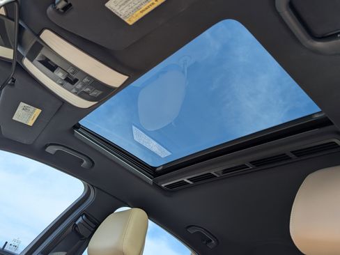 Used 2013 Mercedes-Benz E 350 Sedan image 15