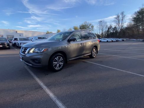 Used 2018 Nissan Pathfinder S image 9