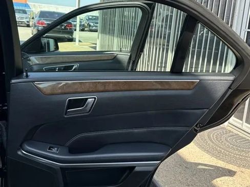 Used 2014 Mercedes-Benz E 350 4MATIC Sedan image 27