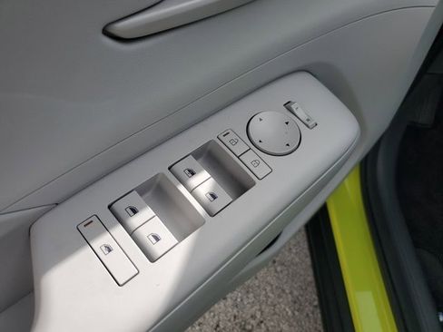 Used 2025 Hyundai Kona SEL FWD image 21