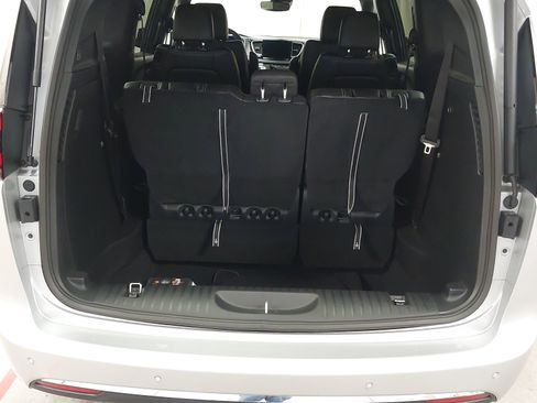 New 2026 Chrysler Pacifica Select image 27