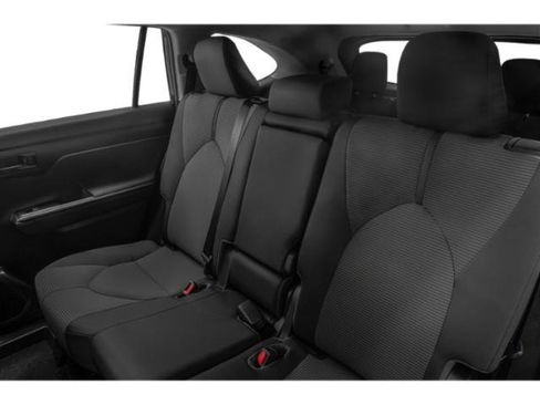 Used 2021 Toyota Highlander LE AWD/4WD image 13