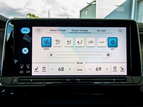 New 2026 Volkswagen Atlas SE image 5