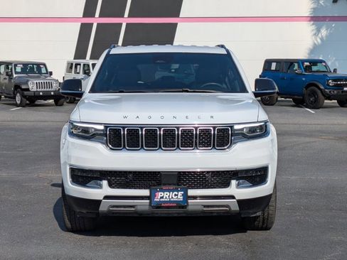 Used 2024 Jeep Wagoneer L Series II RWD image 2