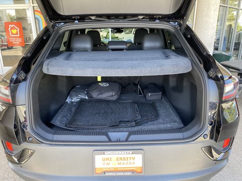 Used 2023 Volkswagen ID.4 Pro S AWD/4WD image 17