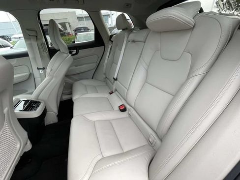 Used 2022 Volvo XC60 B6 Inscription w/ Advanced Package AWD/4WD image 13