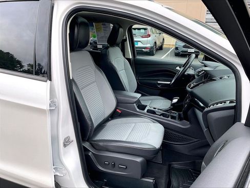 Used 2019 Ford Escape Titanium AWD/4WD image 11