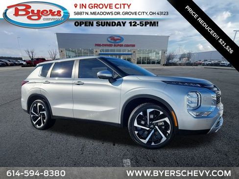 Used 2024 Mitsubishi Outlander SE image 1