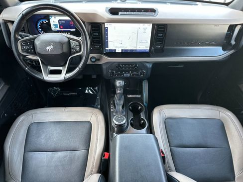 Used 2022 Ford Bronco Wildtrak image 15