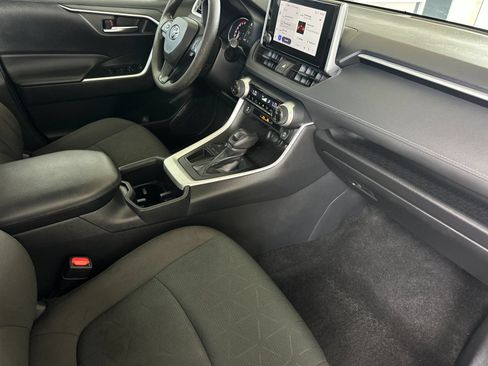 Used 2024 Toyota RAV4 XLE FWD image 15