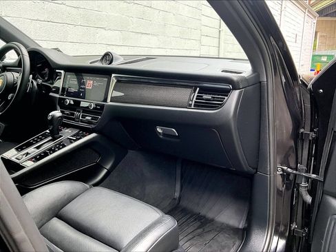 Certified 2022 Porsche Macan GTS AWD/4WD image 19