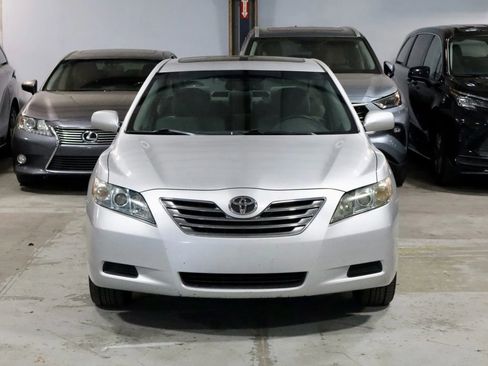 Used 2009 Toyota Camry Hybrid Sedan 4D image 2