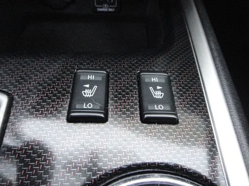 Used 2019 Nissan Pathfinder SL image 11