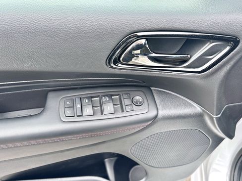 Certified 2025 Dodge Durango GT image 9