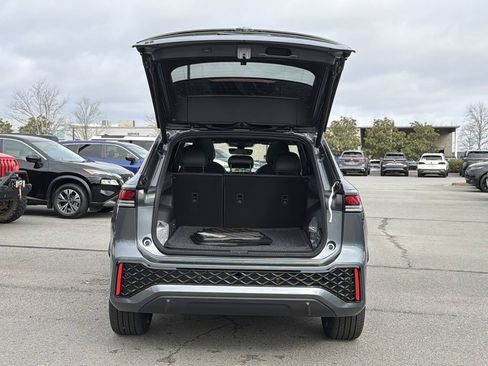 New 2026 Volkswagen Tiguan SE R-Line FWD image 15