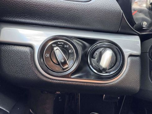 Used 2018 Porsche 718 Boxster RWD image 23