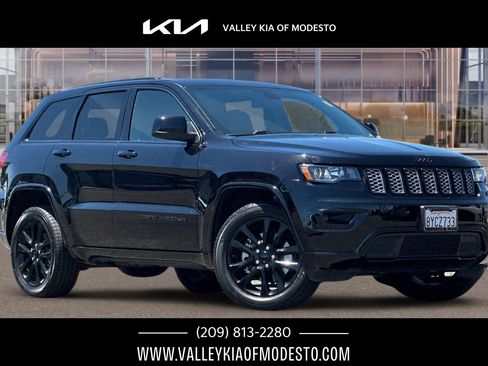 Used 2021 Jeep Grand Cherokee Laredo X AWD/4WD image 1