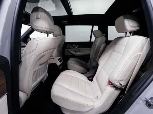 Used 2025 Mercedes-Benz GLS 450 4MATIC image 29