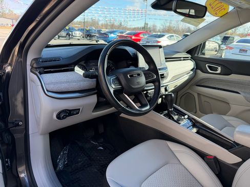 Used 2022 Jeep Compass Latitude w/ Convenience Group image 13