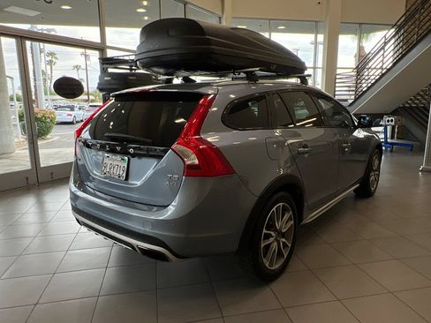 Used 2018 Volvo V60 T5 Cross Country AWD/4WD image 5