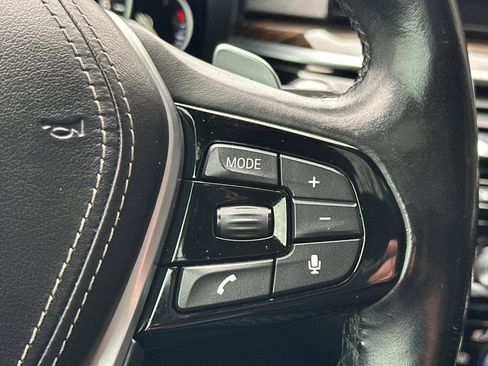 Used 2018 BMW 530i xDrive image 28