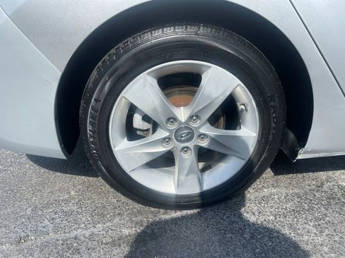 Used 2013 Hyundai Elantra GLS w/ Preferred Pkg FWD image 27