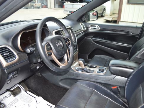 Used 2017 Jeep Grand Cherokee Limited w/ Luxury Group II AWD/4WD image 16