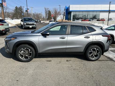 New 2026 Chevrolet Trax LT w/ LT Convenience Package image 2