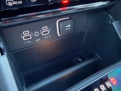 New 2025 Jeep Grand Cherokee Limited w/ Black Appearance Package image 22