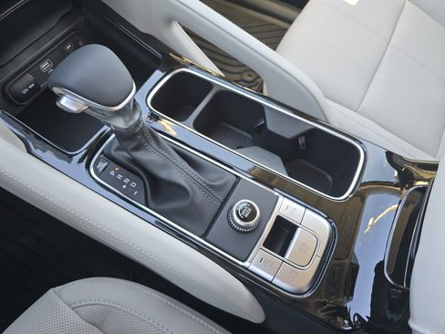 New 2025 Kia Telluride EX w/ EX Captain's Chair Package image 17