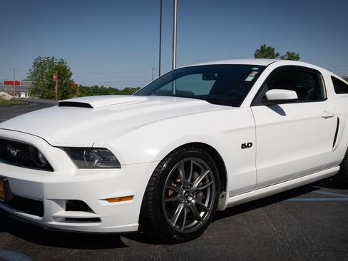 Used 2013 Ford Mustang GT Premium w/ Electronics Pkg RWD image 15