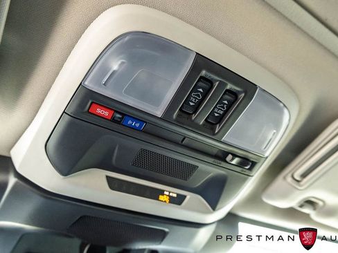 Used 2024 Subaru Crosstrek 2.0i Premium image 33