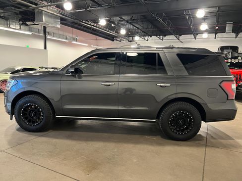 Used 2019 Ford Expedition Limited w/ Equipment Group 301A AWD/4WD image 6