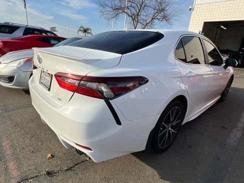 Certified 2023 Toyota Camry SE FWD image 3